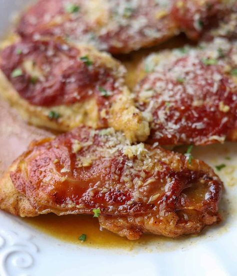 This Prosciutto wrapped chicken is delish and so easy to make in less than 30 minutes. Chicken And Prosciutto Recipes, Prosciutto Chicken, Chicken Rollatini, Chicken With Prosciutto, Chicken Scallopini, Prosciutto Wrapped Chicken, White Wine Chicken, Prosciutto Recipes, Chicken Roll Ups