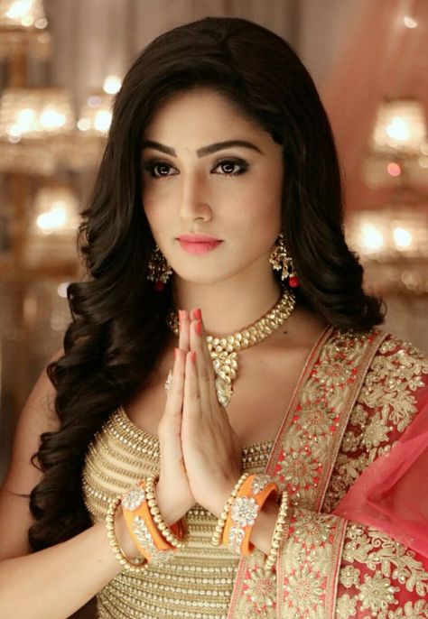 Girlish Makeup, Uniq Dresses, Hindi Fashion, Isha Rikhi, Donal Bisht, Girl India, Kirti Kharbanda, Jasmin Bhasin, Prachi Desai