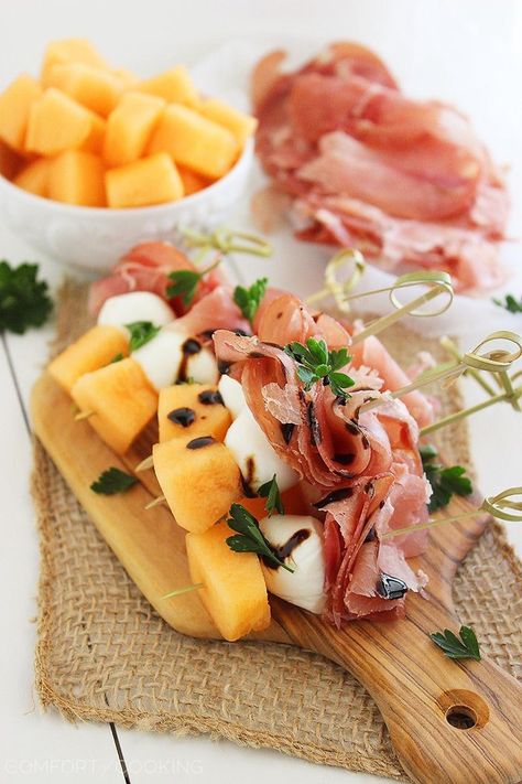 Melon And Proscuitto, Prosciutto Melon, No Cook Appetizers, Fingerfood Party, Quick Appetizers, Snacks Für Party, Easy Appetizer Recipes, Best Appetizers, Yummy Appetizers