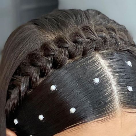 Latina Hair, Girly Hairstyles, Hairstyle Inspo, 1st Communion, Prom Hairstyles For Long Hair, Fancy Hairstyles, Hair Stylist Life, Graduation Pictures, Head Start