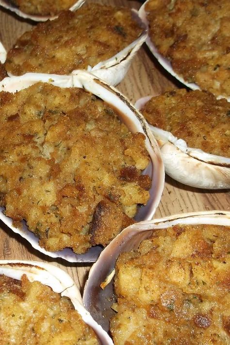 Stuffed Clams Recipe New England, Clam Balls Recipe, Baked Stuffed Clams Recipe, Baked Stuffed Clams, Stuffed Clams Baked, Clam Stuffing Recipe, Stuffed Clams Recipe, Canned Clam Recipes, Baked Clams Recipe