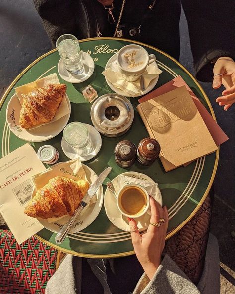 Paris Breakfast, Bistro Food, Aesthetic Dark Academia, Parisian Cafe, Cafe Art, French Cafe, French Bistro, Coffee And Books, Aging Well