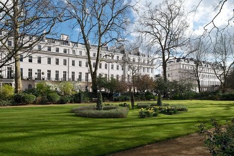 A Rosy View of London's Private Gardens - WSJ Belgravia London, City Inspiration, Eaton Square, City Parks, London Garden, London Baby, Green City, London Town, London Calling