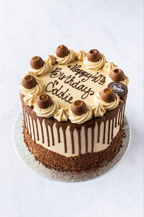 Happy birthday text on salted caramel and chocolate cake Chocolate And Caramel Cake, Drip Birthday Cake, Birthday Cake Designs, Birthday Cake Design, Chocolate Caramel Cake, Chocolate And Caramel, Happy Birthday Text, Birthday Text, Simple Cake