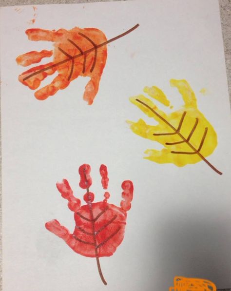 Fall Handprint Crafts, Hand Print Art, Thanksgiving Crafts For Toddlers, Toddler Teacher, Kids Fall Crafts, Baby Art Projects, Fall Arts And Crafts, Party Crafts, Games Party