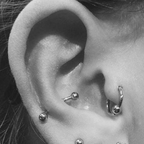 Ear Peircings, Snug Piercing, Ear Piercings Chart, Piercing Chart, Cool Ear Piercings, Pretty Ear Piercings, Cool Piercings, Multiple Ear Piercings, Hand Tattoos For Women