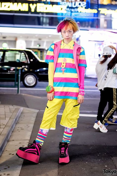 Aria Aesthetic, Fashion Types, Kawaii Street Fashion, Harajuku Decora, Harajuku Street Style, Crazy Fashion, Estilo Harajuku, 2020 Style, Fashion Walk