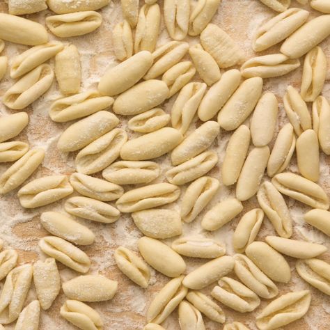 Cavatelli Pasta Recipe, Cavatelli Recipe, Kinds Of Pasta, Cavatelli Pasta, Pasta Dough Recipes, Homemade Pasta Recipe, Handmade Pasta, Pasta Fatta In Casa, Italian Recipe