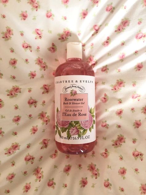 Rose water🌹💋💋 Rose Bath Aesthetic, Rose Water Bath, Bath Aesthetic, Visual Archive, Water Aesthetic, Rose Bath, Bill Skarsgard, Cute App, Night Time Routine