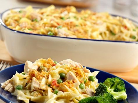 Get Classic Tuna Noodle Casserole Recipe from Food Network Classic Tuna Noodle Casserole, Tuna Noodle Casserole Recipe, Cheesy Chicken Casserole, Campbells Recipes, Noodle Casserole Recipes, Tuna Noodle, Tuna Noodle Casserole, Organic Pasta, Albacore Tuna