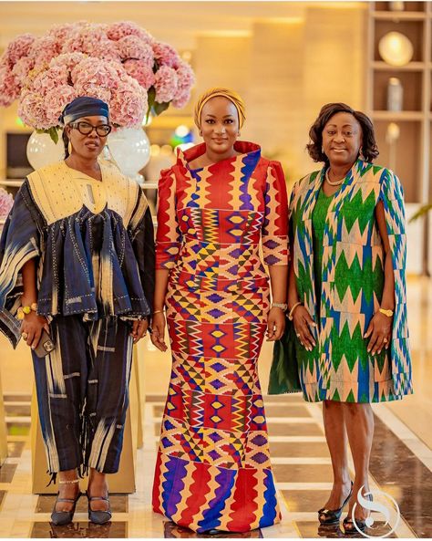 Kente Styles For Older Women, Ankara Clothes, Light Blue Bridesmaid Dresses, Elegant Summer Dresses, Wife Style, Kente Dress, Ankara Dress Styles, Kente Styles, Mum Fashion