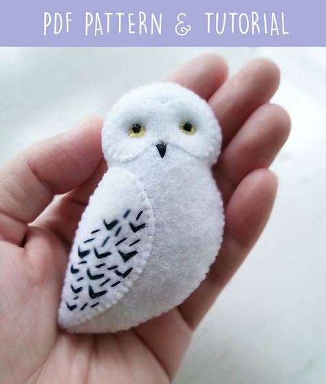 PDF Pattern of White Snowy Owl Felt Brooch, Instant Download for Pattern and Illustrated Tutorial Hedwig Harry Potter Owl Miniature by Whimsylandia on Etsy https://www.etsy.com/au/listing/681785293/pdf-pattern-of-white-snowy-owl-felt Hedwig Craft, Harry Potter Sewing, Harry Potter Felt, Harry Potter Weihnachten, Owl Sewing Patterns, Owl Felt, Owl Sewing, Snowy Owls, Harry Potter Owl