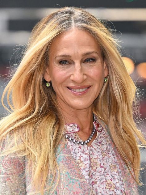 Sarah Jessica Parker Just Wore the Dress Trend That Will Dominate Summer 2023 Estate Soft, Summer Color Palette, Beauty Products Drugstore, Sarah Jessica, Beauty Awards, Summer Color, Sarah Jessica Parker, Elizabeth Arden, Carrie Bradshaw