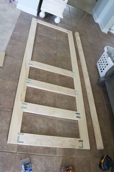 Build A Screen Door, Diy Screen Door, Door Diy, Blue Cabinets, Diy Holz, Built In Cabinets, Diy Door, Screen Door, Decor Idea