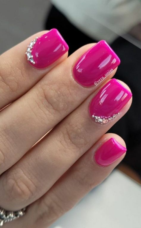 Cerise Pink Nails Designs, Magenta Nails Design Glitter, Fuscia Nails Design, Fushia Nail Designs Ideas, Fushia Nail Color, Hot Pink Nails Ideas, Fuchsia Pink Nails, Fucsia Nails, Fuschia Nails