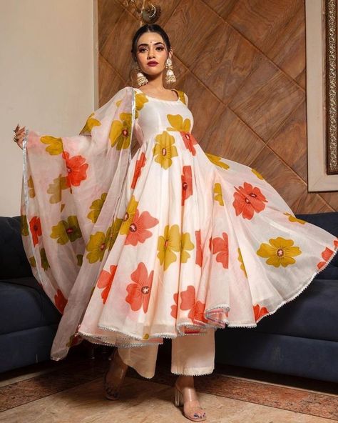 Party Anarkali, Flower Print Gown, Long Anarkali Dress, Gown With Dupatta, Anarkali Dress Pattern, Desi Fashion Casual, Indian Dresses Traditional, Fancy Dresses Long, Gowns For Girls