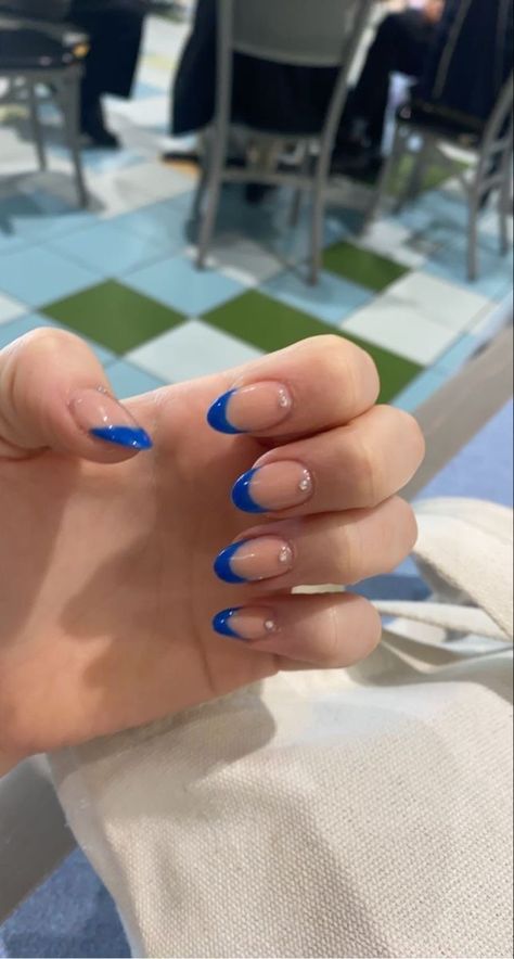 Nails 2023 Blue French, Blue Nails Ideas Prom, Indigo Prom Nails, Nails To Match Royal Blue Prom Dress, Natural Nails Blue Designs, Indigo French Tip Nails, Royal Blue Almond Acrylic Nails, Blue Sparkle Nails French, Sparkly Blue French Tip Nails Almond