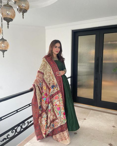 Beautiful @samia_munirr in our kalamkar jacket and kalamkar shawl by Luxury Shawls by Hina Farooq.😍❤️💖 #kalamkaar #DHA#shawls #kalamkaarshawls #shawls #lahore #heirloom #heritage #summercollection #beauty #heritage #foreverclassic #shawllover #magnificent #extravagant #generations #art #kashmiri #kalamkaari #suijamashawls #suijamas #rawsilk #georgette #classic #beautiful #summercollection #2024 Luxury Shawls, Kashmiri Shawls, Raw Silk, Summer Collection, Shawl, Quick Saves, Beauty, Art