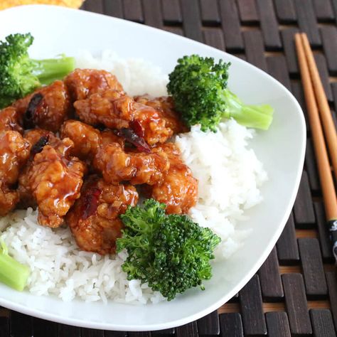 General-Tso's-Chicken-6 General Tao Sauce, Poulet General Tao, Popular Chinese Dishes, General Tso's Chicken, Tso Chicken, General Tso Chicken, Quick Chicken Recipes, Sweet And Spicy Sauce, General Tso