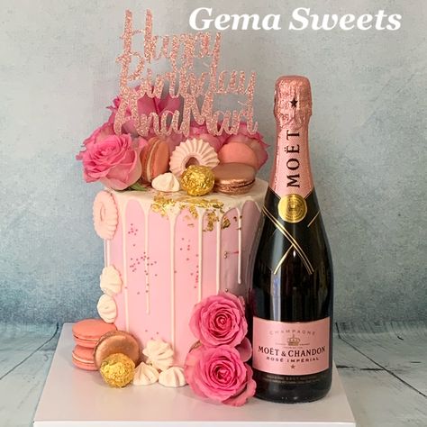 34th Birthday Cake For Women, 34 Birthday Cake For Women, Moet Cake, 34 Birthday Ideas For Women, Champagne Birthday Cake, Champagne Cakes, Wine Bottle Cake, 21st Bday Cake, 26 Birthday Cake