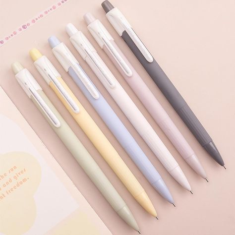 Aesthetic Lead Pencils, Led Pencils Aesthetic, Cute Pencils For School, Aesthetic Mechanical Pencils, Mechanical Pencils Aesthetic, Aesthetic Pencils, Highschool Supplies, Cute Mechanical Pencils, Pencils Aesthetic