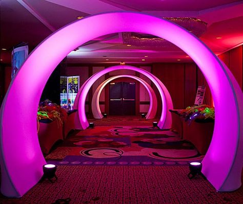 Rounded Arch Event Entrance Arch, Entrance Arch, Hollywood Aesthetic, Event Entrance, Office Mural, Corporate Event Design, Framing Construction, Trade Show Displays, Round Arch