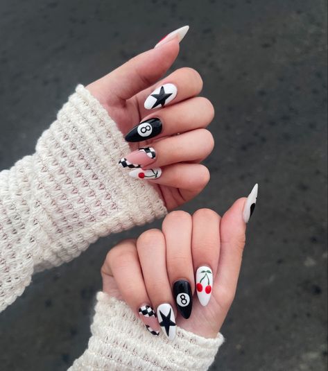 #nails #casino #nailsofinstagram #nailart #nailpolish #trendynail #naildesign #nailsoftheday #nailideas #nails2inspire Casino Nails, Rodeo Nails, Cowboy Nails, Gel X Nail, Black Halloween Nails, Vegas Nails, Western Nails, Band Nails, Watch Me Grow