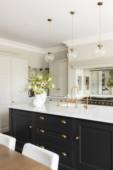 Cotswold Collection: Country Kitchens | Brass Hardware | The Journal | Armac Martin Brass Kitchen Hardware, Navy Kitchen, Luxe Living Room, 2024 Kitchen, Devol Kitchens, Dark Kitchen, Kitchen Cabinet Handles, Kitchen Inspiration Design, Black Cabinets