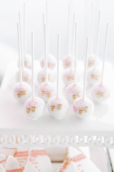 Cake Pops For Baby Shower Girl, Pink Baby Shower Cake Pops, Baby Shower Cake Pops Girl, Baby Shower Petit Fours, Cake Pops Baby Shower Girl, Baby Cake Pops, Pink Baby Shower Cake, Luxury Baby Shower, Shower Dessert Table