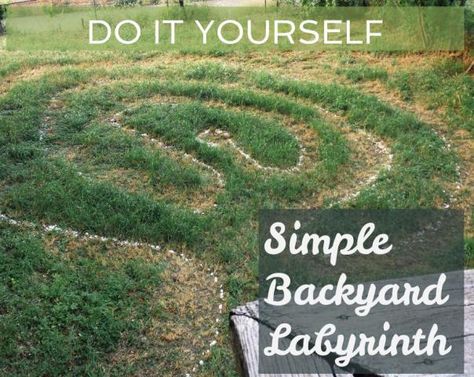 Diy Labyrinth Garden, Backyard Labyrinth Ideas, Diy Labrynth, Labyrinth Backyard, Diy Labyrinth, Backyard Labyrinth, Garden Mazes, Labyrinth Ideas, Meditation Gardens