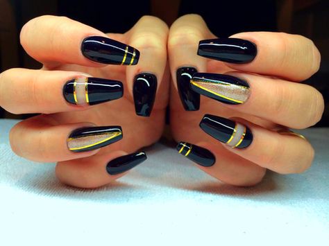 Gold Nail Designs, Nails Arts, Gold Nail, Hair Skin And Nails, Nail Design Ideas, Gold Nails, Best Nail, Mani Pedi, Black Nails