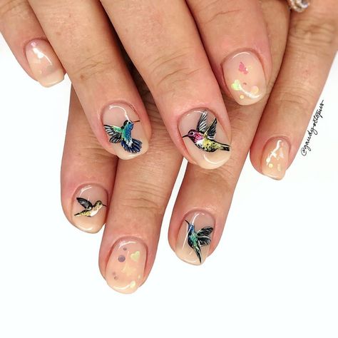 Hummingbird Nail Designs, Hummingbird Nails, Hummingbird Inspired Fashion, Birds Nail Art, Nails Birds Design, Arty Nails, Hummbird And Flower Tattoo, Bird Nails, Bird Nail Art