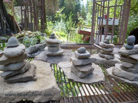 Build some Stacked Rocks for accents in your rustic garden; use your imagination to make some easy garden art... Rock Stacking Garden, Stone Wallpapers, Wallpaper Stone, Stacked Rocks, Paint Stone, Moderne Have, Stone Garden Paths, Garden Fences, Stone Paint