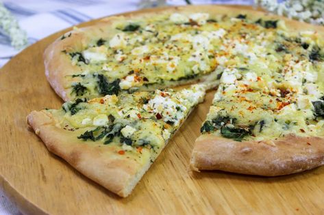 Spinach Feta Pizza, Feta Cheese Pizza, Greek Pizza Recipe, Feta Pizza, Cheese Pizza Recipe, Greek Pizza, Recipe Spinach, Spinach Pizza, Spinach Feta