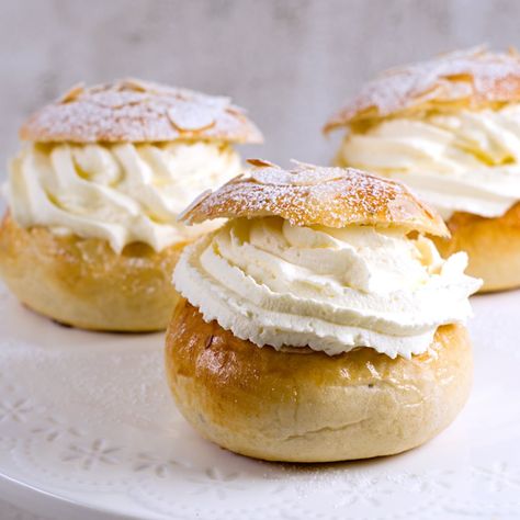 Swedish Semla-Fat Tuesday buns Semla Recipe, Swedish Semla, Almond Filling, Swedish Food, Cardamom Buns, Shrove Tuesday, Potato Dumplings, Bad Time, Scandinavian Countries