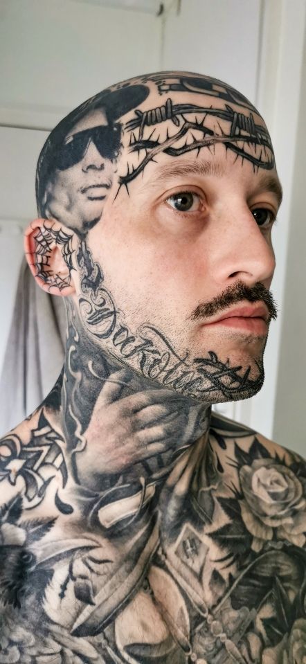 A MAN who is completely covered in tattoos worth up to £40k has revealed that it actually helps him get jobs. Karac Smith, 41, has worked his entire life and claims that he once got seven job offers in a week because of his striking body art. The dad-of-four got his first tat when he […] Head Tattoo Men, Covered In Tattoos, Head Tattoo, Job Offers, Head Tattoos, Amy Winehouse, Boys Top, Why People, Tattoos For Guys