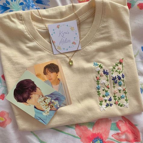 Kyras Atelier on Instagram: “1st of the T-shirt’s are done 🥳 I might not be online much the next few days as I have 2 more shirts to embroider! They take up most of a…” Easy Embroidery Patterns, Embroidery Patterns Machine, Patterns Outfit, Army Crafts, Diy Hand Embroidery, Bts Shirt, Bts Clothing, Clothes Embroidery Diy, Pattern Outfits