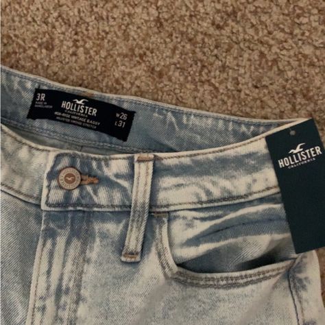 Never Worn, Hollister Jeans With Tags, Size 26 Holister Jeans, Hollister Mom Jeans, Vintage Baggy Jeans, Jeans Hollister, Aeropostale Jeans, Cute Lazy Day Outfits, Lazy Day Outfits, High Rise Mom Jeans, Simple Trendy Outfits