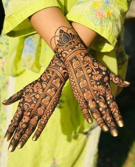 Mehendi Designs For Groom Sister, Bridal Mahendiii Design, Mehandi Designs For Hands Back, Mehendi Designs For Wedding, Engagement Mehndi Designs Back, Engagement Mahendi Design, Mehandi Designs Back Hands, Engagement Mehendi Designs, Mehandi Designs For Back Hands