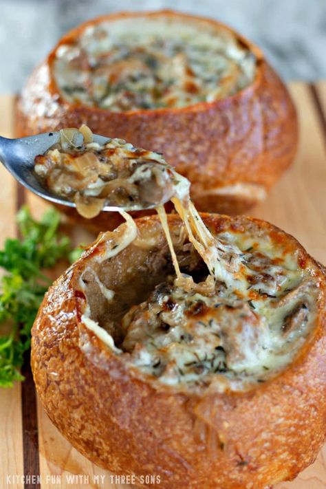 Philly Cheesesteak Soup Recipe, Philadelphia Sandwich, Philly Cheesesteak Soup, Soup In A Bread Bowl, Cheesesteak Soup, Bread Bowl Soup, Chicken Curry Soup, Steak Soup, The Best Soup