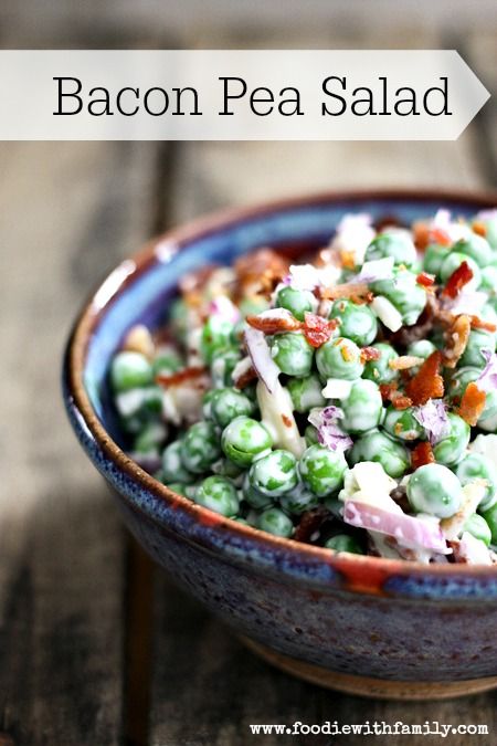 Easy Bacon Pea Salad with Cheddar Cheese. Perfect for Easter or any time! www.foodiewithfamily.com Salad With Cheddar Cheese, Peas And Bacon, Bacon Pea Salad, Pea Salad With Bacon, Pea Salad Recipes, Salad Kale, Easy Bacon, Easter Dinner Recipes, Pea Salad