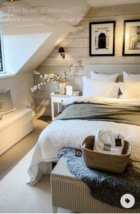 Casual Master Bed, Modern Cosy Interior, Small Bedroom Inspirations Cozy Relaxing, Swedish Bedroom Scandinavian Style, Eaves Bedroom, Spare Bedroom Decor, Bedroom Curtain Ideas, Attic Bedroom Designs, Bedroom Curtain