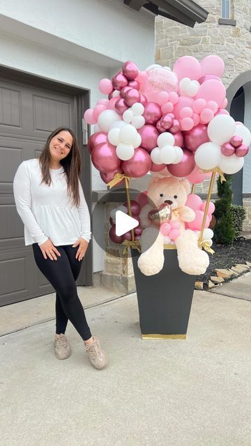 Balloons | Balloons Sorpresas on Instagram: "This is how we created the hot air balloon basket🎈
I couldn’t find a tall basket like I wanted, so I made it with foamboard.
Leave a message for recommendations 👇🏼 I’m all ears 🫶🏼

#hotairballoon #globoaerostatico #welcomebabygirl #momofgirls🎀🎀 #houstontx #sugarlandtx" Hot Air Balloon Basket, Flower Arches, Balloon Basket, Tall Basket, Baby Shower Baskets, Balloon Flowers, Hot Air Balloons, Air Balloons, I Made It