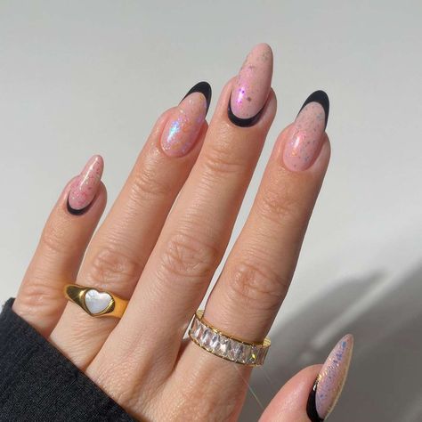 23 Reverse French Nail Ideas for a Trendy Twist on the Traditional Mani Reverse French Nails, Black French Tip Nails, Christmas Toppers, Black French Nails, Black French Tip, Magic Nails, Fabulous Christmas, Tip Nails, Black French