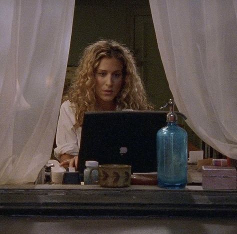 Carrie Bradshaw, The City, Laptop, Computer, Internet, Energy, Tumblr, Memes, Art