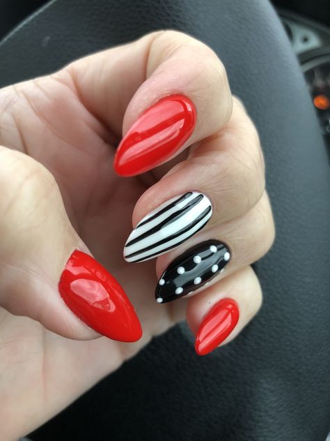 50s Nails Vintage, Pinup Nails, Pin Up Nails, Rockabilly Nails, 50s Pinup, Rockabilly Outfits, Girls Nails, Up Girl, Trendy Nails