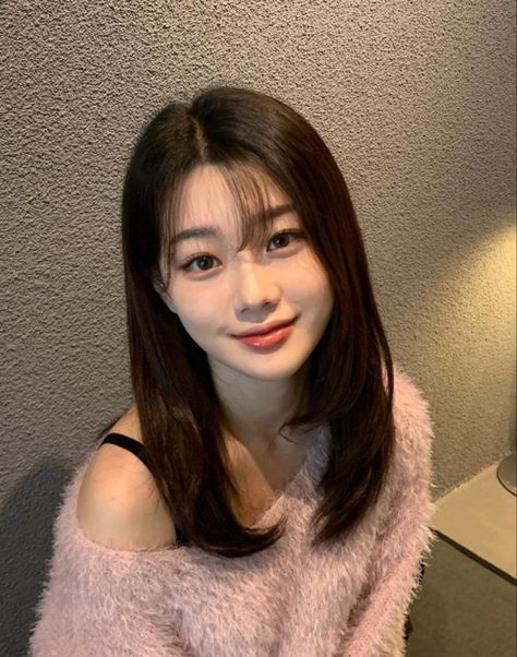 Ulzzang Aesthetic, Ulzzang Hair, Korean Kawaii, Korean Haircut, Icy Blonde Hair, Korean Short Hair, Hair Inspiration Long, Kawaii Makeup, Korean Face