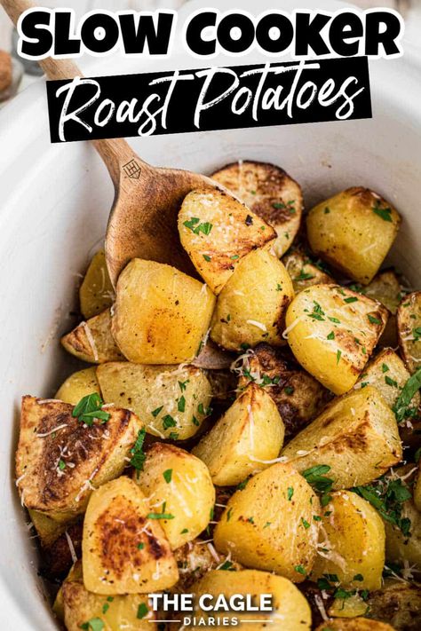 These Slow Cooker Roast Potatoes are super simple and a great way to fix and leave them while you make the rest of the meal. Great for a Thanksgiving side, or at Christmas dinner. Frozen Potato Crockpot Recipes, Slow Cooker Jacket Potatoes, Slow Cooker Roast Potatoes, Roasted Potatoes In Crockpot, Crockpot Potatoes And Carrots, Potato Slow Cooker Recipes, Crockpot Roasted Potatoes, Easy Crockpot Roast, Slow Cooker Roasted Potatoes