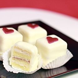 Petits Fours: little boxes of love and a recipe for milk custard buttercream. Custard Buttercream, Milk Custard, Cake Mini, Think Food, Small Cake, Mini Desserts, Pavlova, Let Them Eat Cake, Mini Cakes