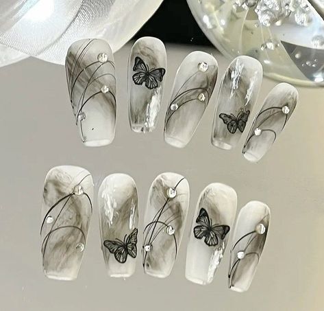 12 Hot Summer Nail Colors 2024 Cute Bear Nail Designs, Butterfly Nails Black, Blue Gold Nails, Marbled Nails, Nails Butterfly, Nails Shape, Nails Y2k, Butterfly Nails, Shape Names